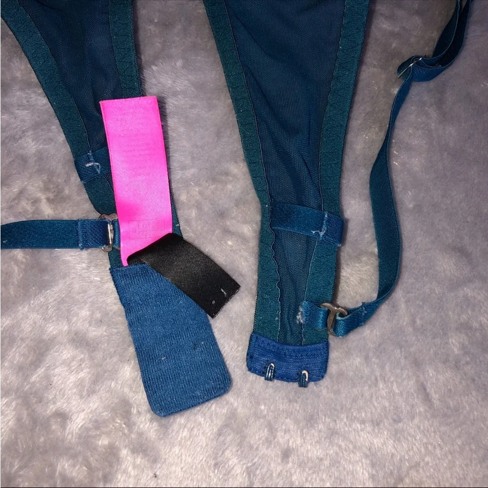 La senza blue double push up bra with a mesh/ net design on the pads 32B - Picture 7 of 8